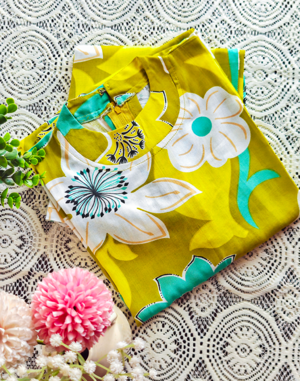 IMG_20251220_150138602 Green sleeveless floral print Cord-set in Soft Cotton-Rayon